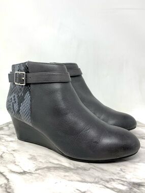 Vionic Shasta Gray Snake Print Leather Ankle Comfort Wedge Booties 7 Classic